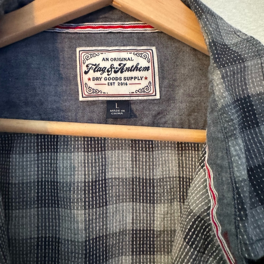 Short sleeve button down